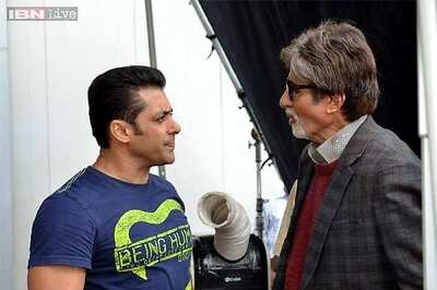 Snapshot: Amitabh Bachchan pays a surprise visit to Salman Khan
