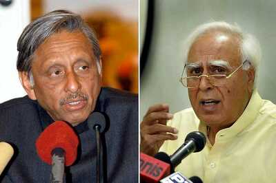 OPINION | Rigid Secularists Like Kapil Sibal and Mani Shankar Aiyar Not in Tune With Congress-in-Transition