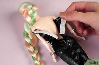 How to Wash Doll Hair