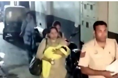 Delhi Child Trafficking Case: Amid CBI Raids, Painful Visuals of 2 Newborns Being Rescued with Feeding Bottles