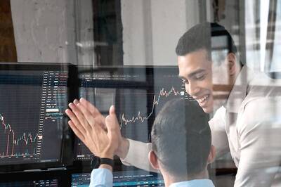 Sensex Ends 147 pts Lower, Nifty50 Below 17,900; Gland Pharma Cracks 6%, Nykaa 4%