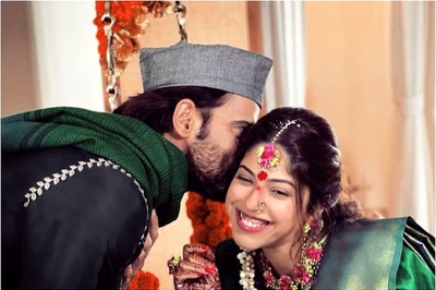 Parents-to-be Aditi and Mohit Malik Opt for Traditional Marathi Outfits at Baby Shower, See Pics