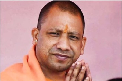 Adityanath Directs Officials to Hold Dialogue with Farmer Unions Over Strike