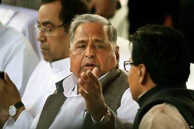 Mulayam dares Modi to contest from Uttar Pradesh