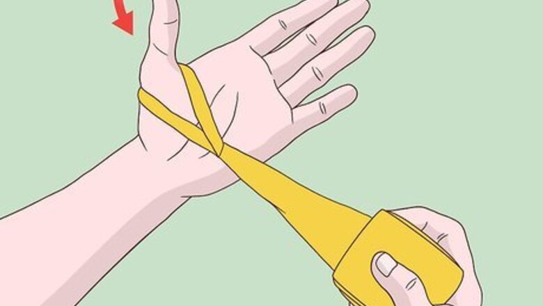 How to Wear Hand Wraps