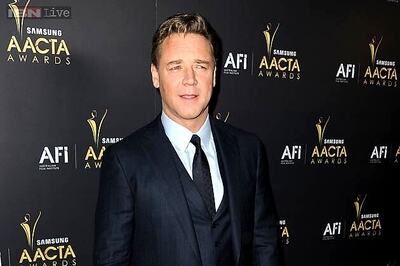  In shock. My deep condolences to the family of Phillip Hughes: Russell Crowe reacts to Australian cricketer's death