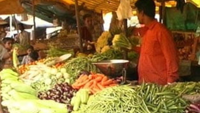 Vegetables, pulses rise out of common man's reach