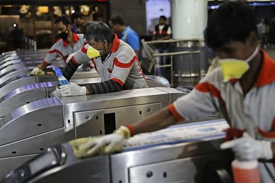 Govt Likely to Replace Tokens with Smart Cards for Metro Trains to Prevent Covid-19 Spread