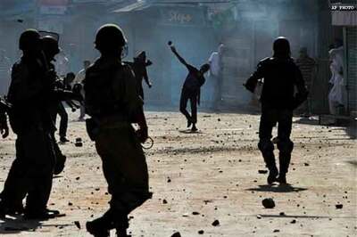 No curfew in Valley despite separatist shutdown