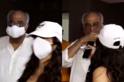 Janhvi Kapoor Slams Paps For Asking Boney Kapoor to Remove Mask: 'Galat Advice Mat Dijiye'