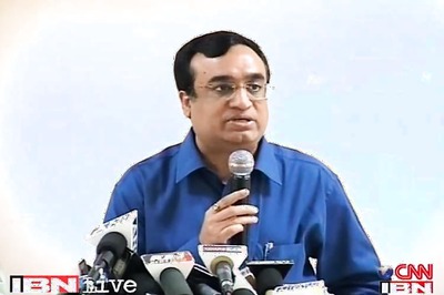 Petrol, diesel VAT hiked to fund AAP government's publicity drive: Congress