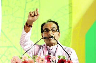 Stones Hurled at Shivraj Singh Chouhan's Jan Ashirwad Yatra Again, Cops Injured