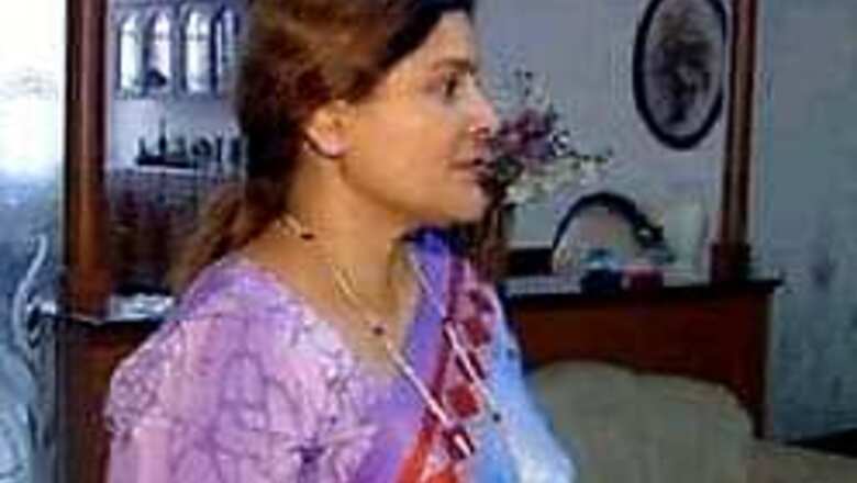 Jayamala turns back fact-finding team