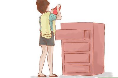 How to Be Comfortable While on Your Period (Teens)