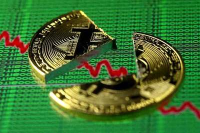 Bitcoin Jolted by Regulation Worries, Falls 7 Percent on Extended Selloff