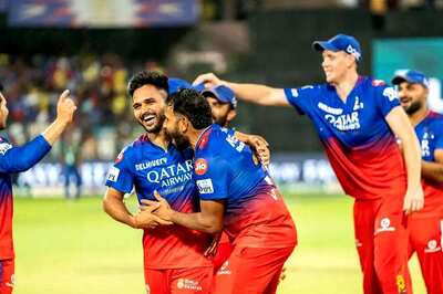 'Apni Aukaat Mat Bhulo': Social Media Slams 'Classless' RCB Players for Neglecting CSK's MS Dhoni After Playoff Decider Clash