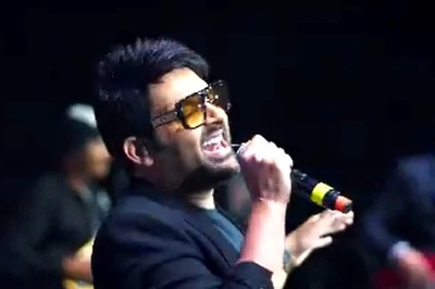 Fans Chant Kapil Sharma's Name During His Toronto Show, Comedian Expresses Gratitude; Watch