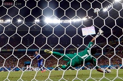 World Cup 2014: Costa Rica beat Greece on penalties, enter quarters