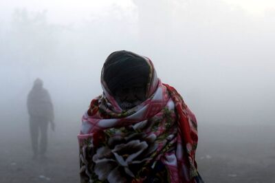 Delhi Sees Coldest Morning Of Season As Temp Settles at 8 Deg C, Air Quality Remains 'Poor'