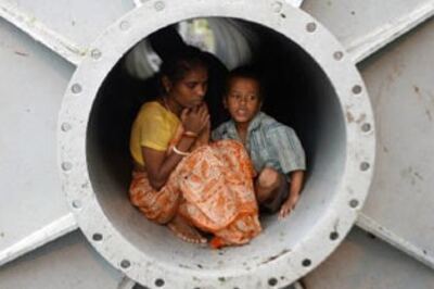 Cyclone Aila kills nearly 120 in India, Bangladesh