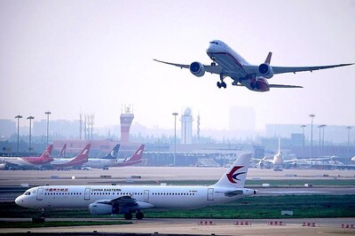 US to Allow Chinese Passenger Carriers 2 Flights per Week as Beijing Announces Easing of Covid-19 Curbs