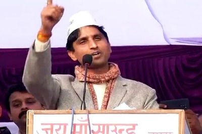 Kumar Vishwas Laughs Off Reports of Joining BJP