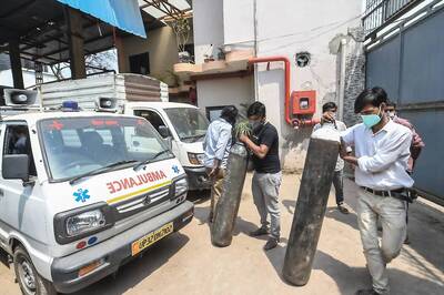 Family Members of Covid-19 Patient Complain About 'Shortage' of Hospital Beds in Lucknow