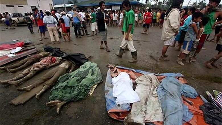 Typhoon struck Philippine begins mass burial