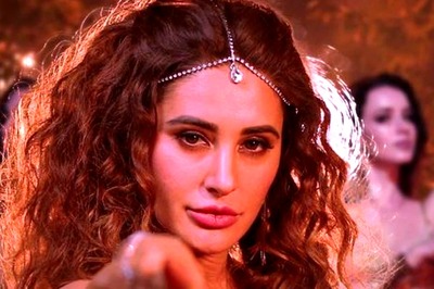 Nargis Fakhri Sets Dance Floor on Fire In Sizzling Teaser Of Palabi Kothai; Check Here