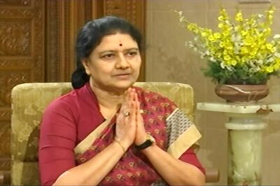 Why is Governor Refusing to Meet Me? Hope He Upholds Constitution, Says VK Sasikala