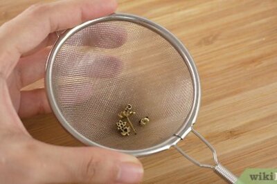 How to Clean Gold Earrings