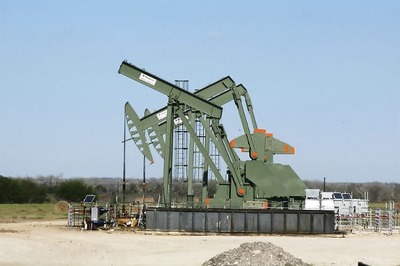 Crude oil prices fall to lowest since 2003, stabilise