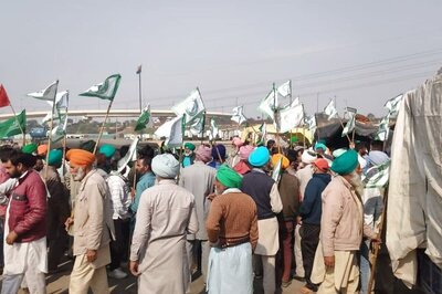 News18 Afternoon Digest: Resolute Farmers Stay Put on Borders as Modi Praises Agri Laws and Other Top Stories