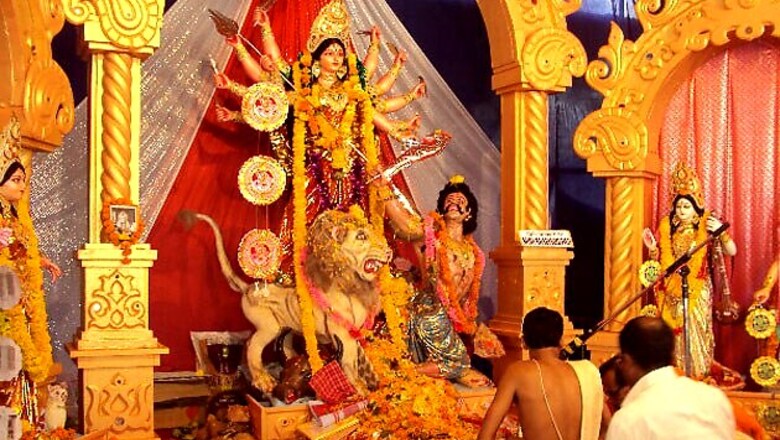 Unique '3D' Durga Puja in Kolkata pandal