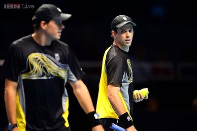 Bryan brothers lose opener at ATP Finals