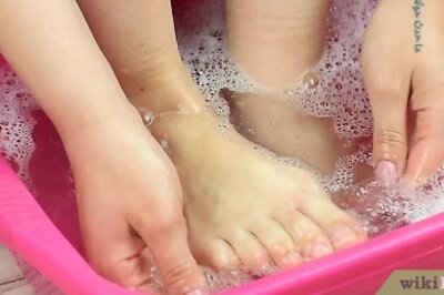 How to Cut Your Fingernails and Toenails