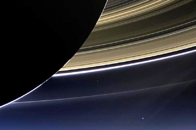 NASA Spacecraft Makes First Close Dive Past Saturn's Rings
