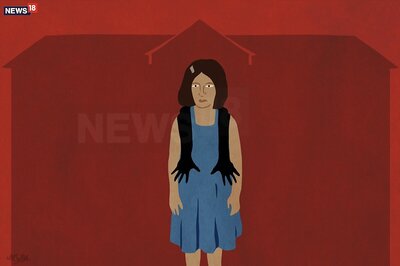 Touching Child's Cheek Without Sexual Intent Not Offence, Rules POCSO Court, Acquits Accused