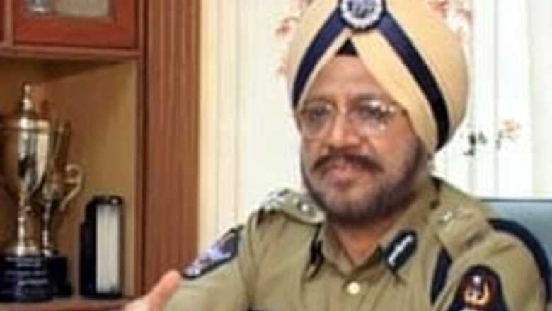 Fake passport probe slows down