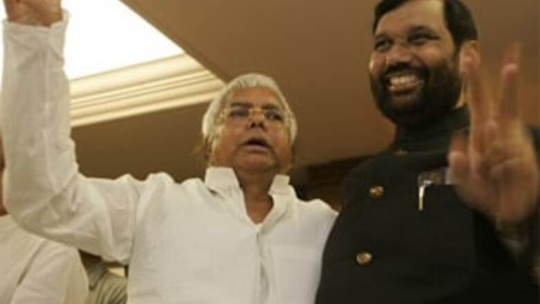 Fourth front? SP, LJP, RJD tie up | Cong woos Nitish