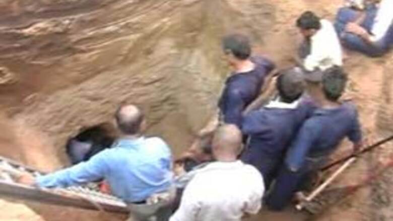 11-yr-old dies after falling into borewell in Gujarat