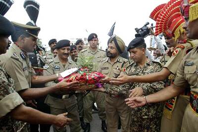 Jawans sweeten ties across border on I-Day