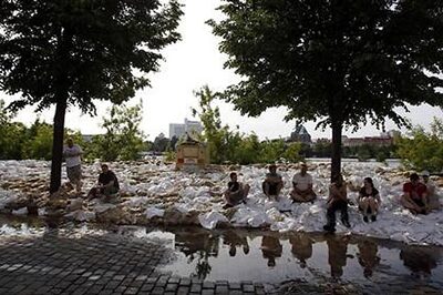 Thousands of Germans evacuate as dam on Elbe river breaks