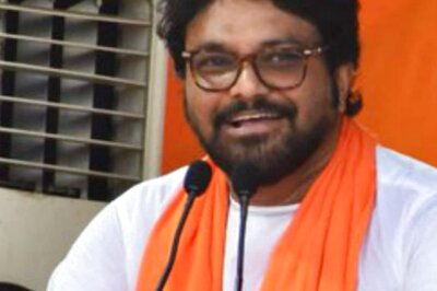 Have Time to Sing Again, Says Babul Supriyo as TMC & BJP Slam MP's 'Sholay-Like' Drama on Quitting Politics