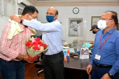 Olympics Silver Medal Winner Mirabai Chanu’s Coach Gets Promotion in Indian Railways