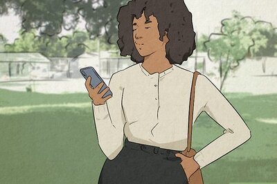 What Does the ???????? Kiss Emoji Mean?