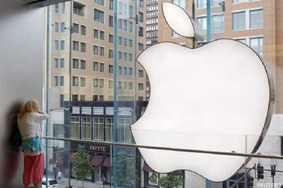 Apple sues Motorola over iPhone patents