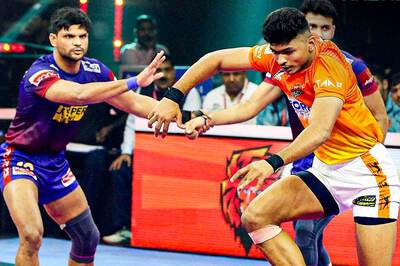 PKL 9: Akash Shinde Leads Puneri Paltan to Win over Dabang Delhi KC