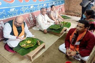 BJP, TMC Leaders Make Beeline for Tribal Man's Household After Amit Shah Visits Him for Lunch