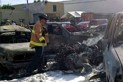 Small plane crashes in US parking lot, 3 dead